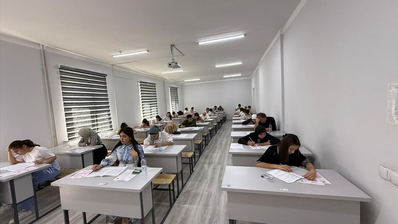 Yunus Emre Enstitüsü, Özbekistan'da Türkçe Yeterlik Sınavı Düzenledi