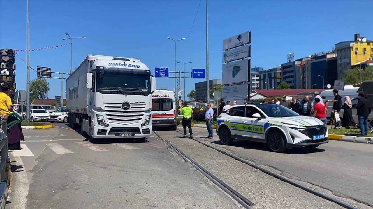Zonguldak'ta Tır Çarpmış Yaşlı Kadın Hayatını Kaybetti