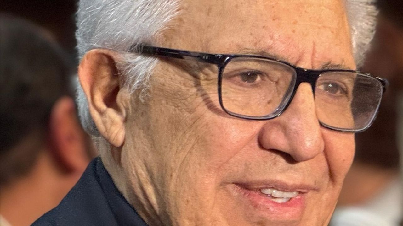 Zülfü Livaneli'nin Yaşamı Belgesel ile Anlatıldı