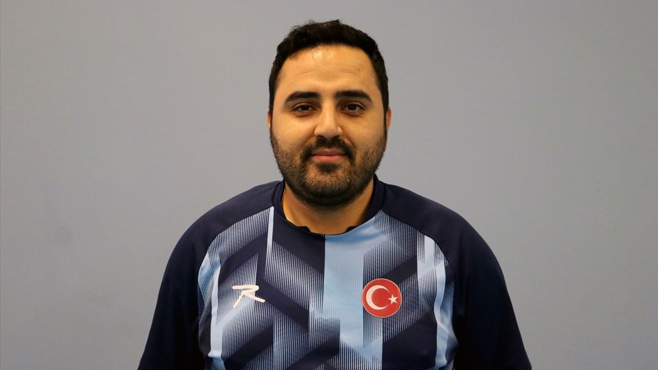 10 Yaşındaki Badmintoncu Muhammed Emin Gözkaman'ın Hedefi: Zirveye Tırmanmak