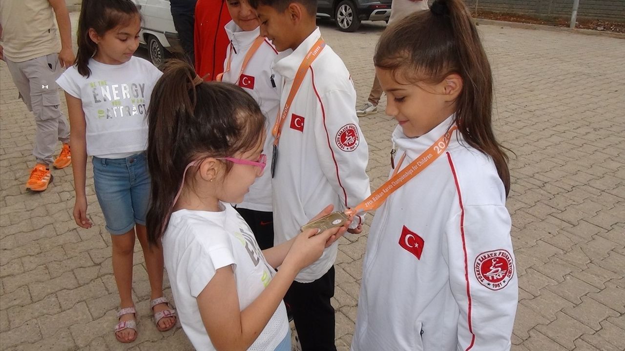 10 Yaşındaki Karateci Arin Vefa, Balkan Şampiyonu Oldu