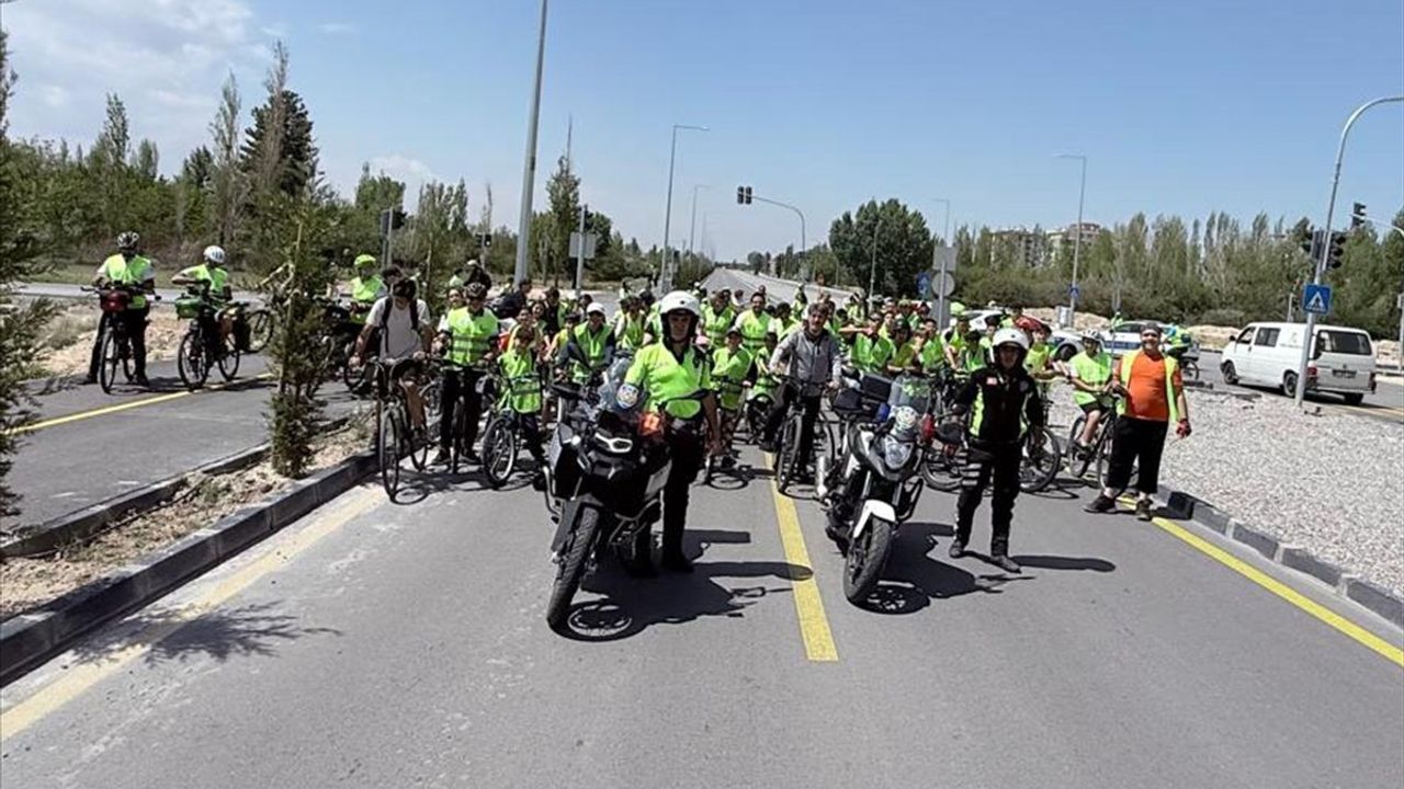12. Yeşilay Bisiklet Turu İç Anadolu'da Pedal Çevirdi