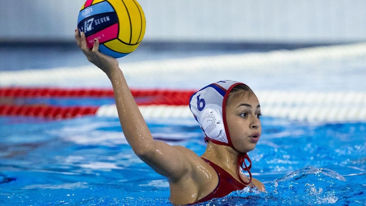 16 Yaş Altı Kızlar Avrupa Sutopu Şampiyonası: Türkiye Slovakya'yı Yenerek Başladı