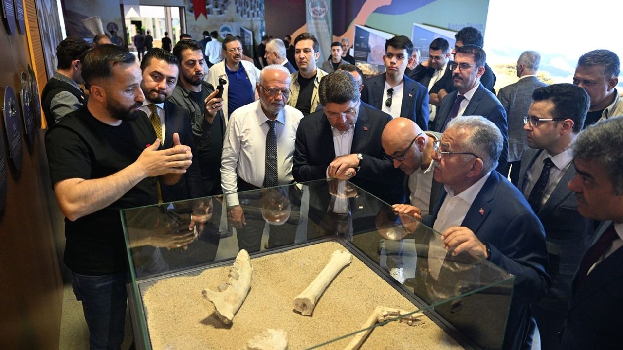 Adalet Bakanı Tunç, Kayseri'de Bir Dizi Ziyaret Gerçekleştirdi