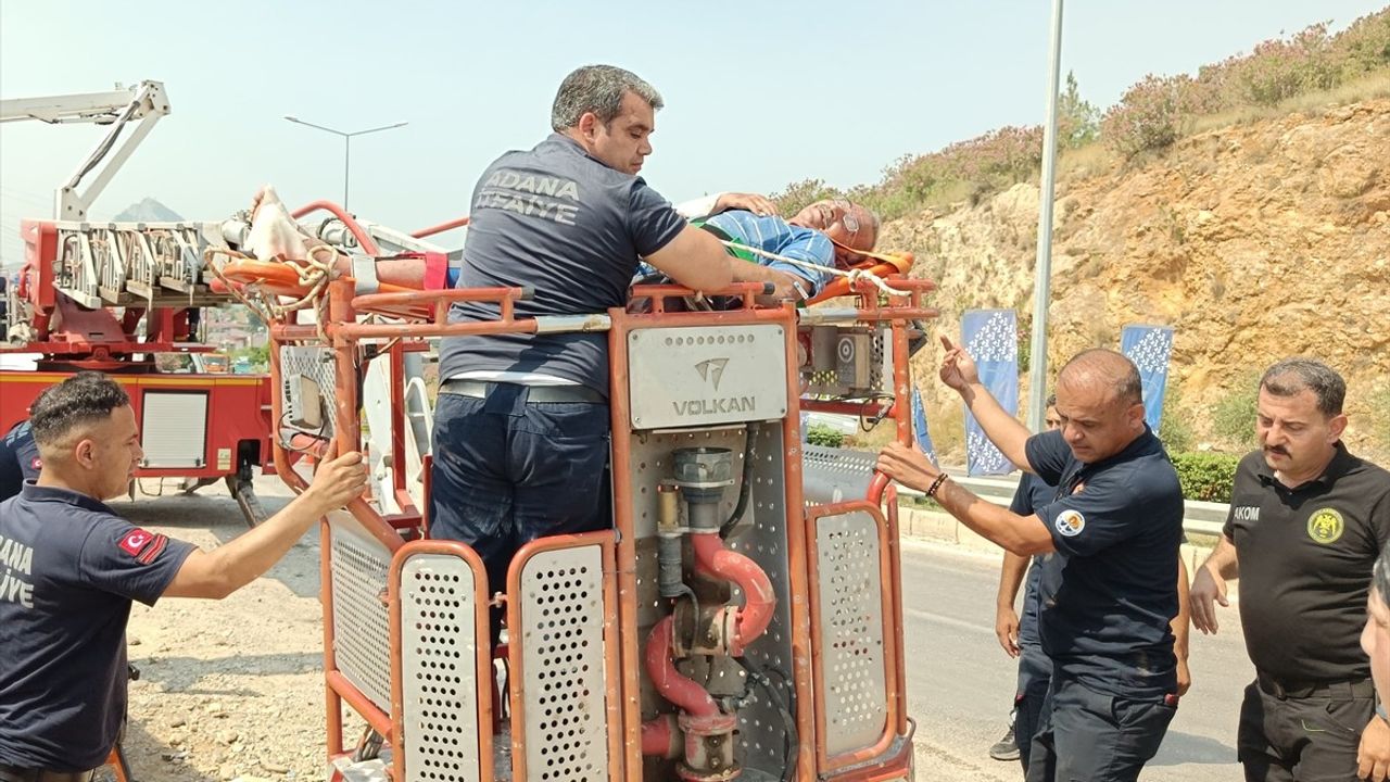 Adana'da Elektrik Akımına Kapılan Boyacı Hastaneye Kaldırıldı