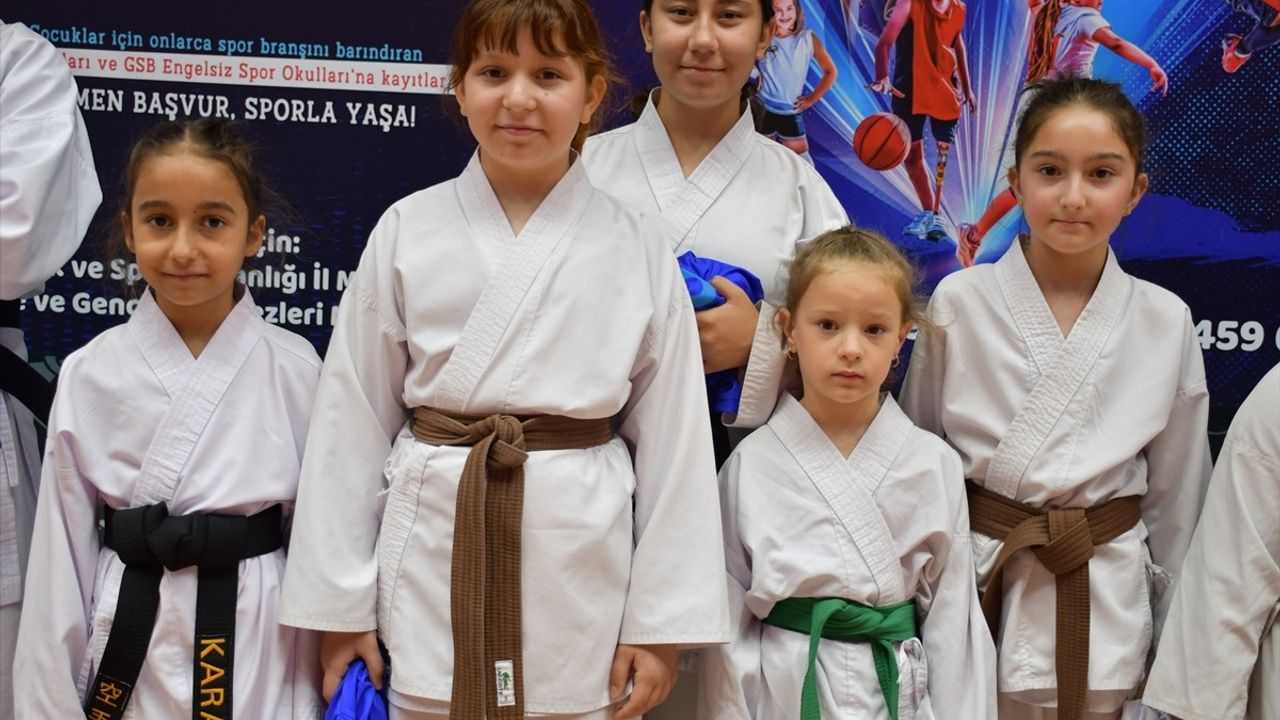 Adana'da GSB Spor ve Engelsiz Spor Okulları Törenle Açıldı