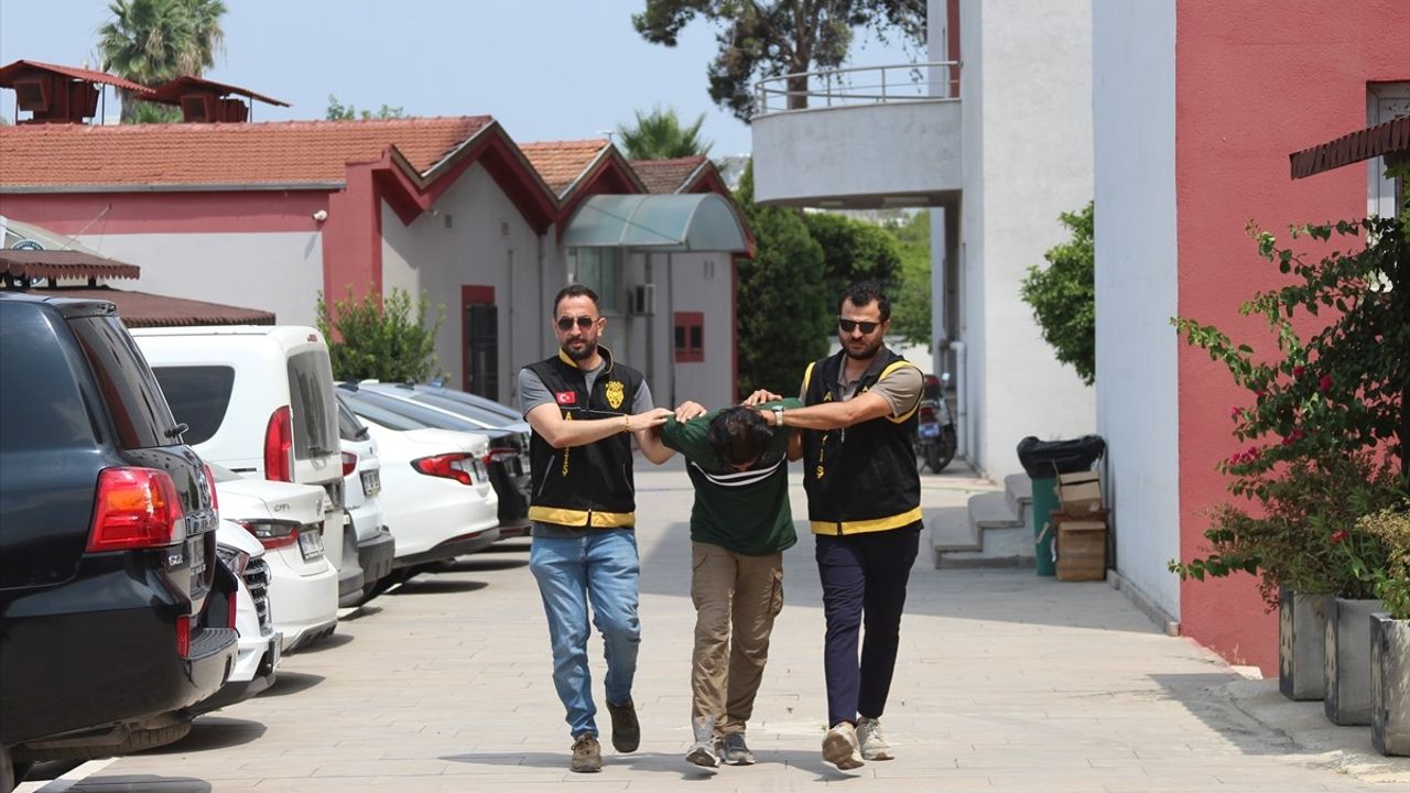 Adana'da Otoyol Kenarında Darbeden Zanlı Adli Kontrolle Serbest Bırakıldı