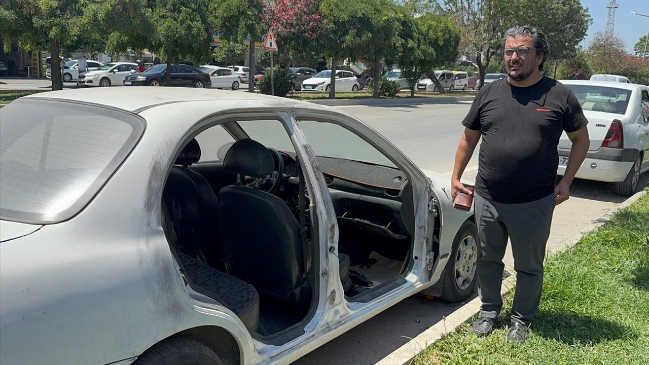 Adana'da Park Halindeki Araçların Kapılarını Çalan Zanlı Tutuklandı