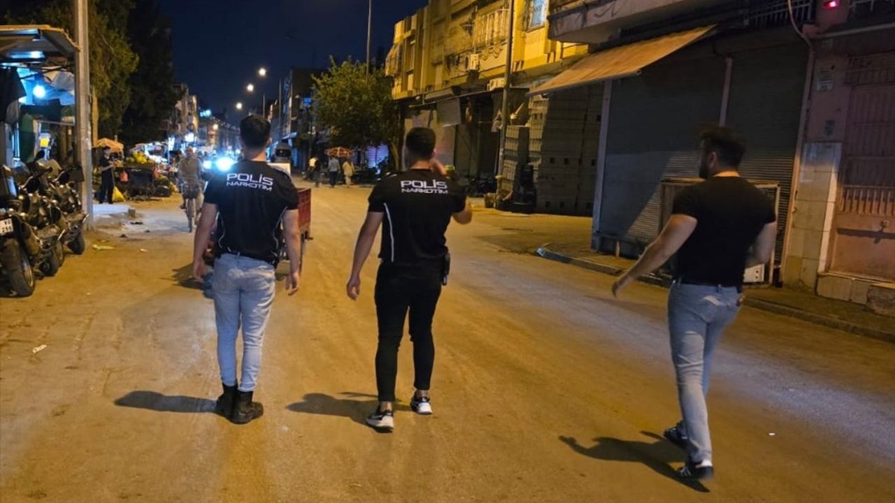 Adana'da Uyuşturucu Operasyonu: 63 Gözaltı