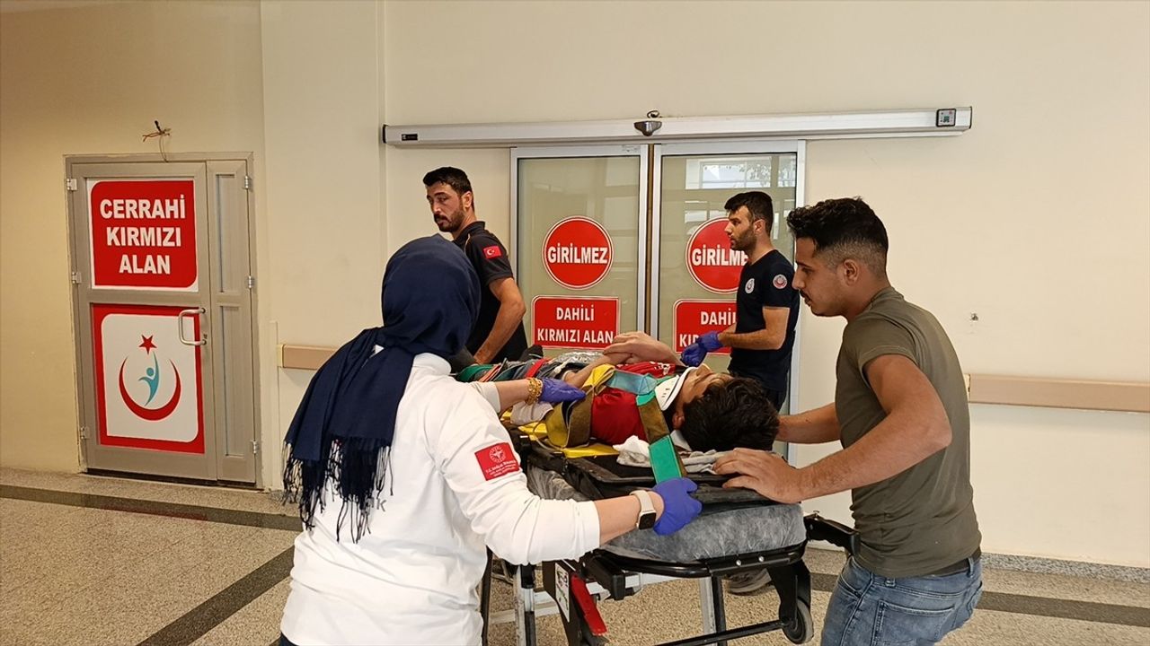 Adıyaman'da İnşaat İşçisine İskele Parçası Düştü: Ağır Yaralı