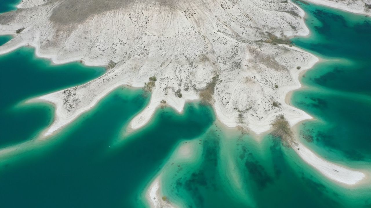 Adıyaman'daki Atatürk Baraj Gölü: Maldivler'i Andıran Güzellikler