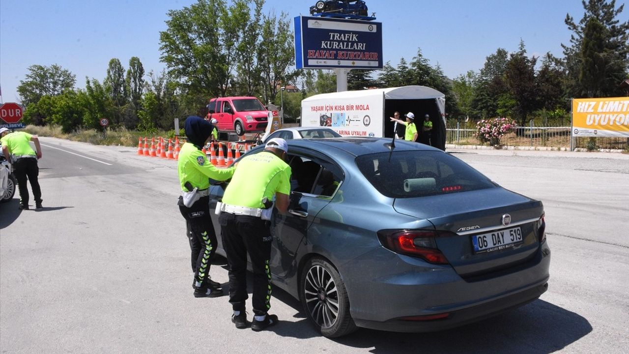 Afyonkarahisar'da Kurban Bayramı Trafiği Yoğunlaşıyor