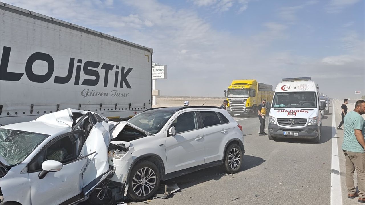 Aksaray'da Zincirleme Trafik Kazası: 11 Yaralı