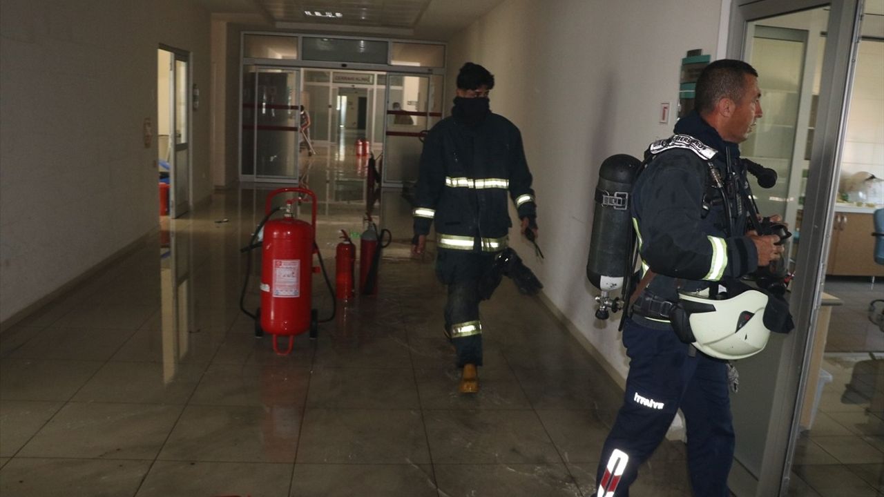 Alanya'daki Ağız ve Diş Sağlığı Merkezi'nde Yangın Kontrol Altına Alındı