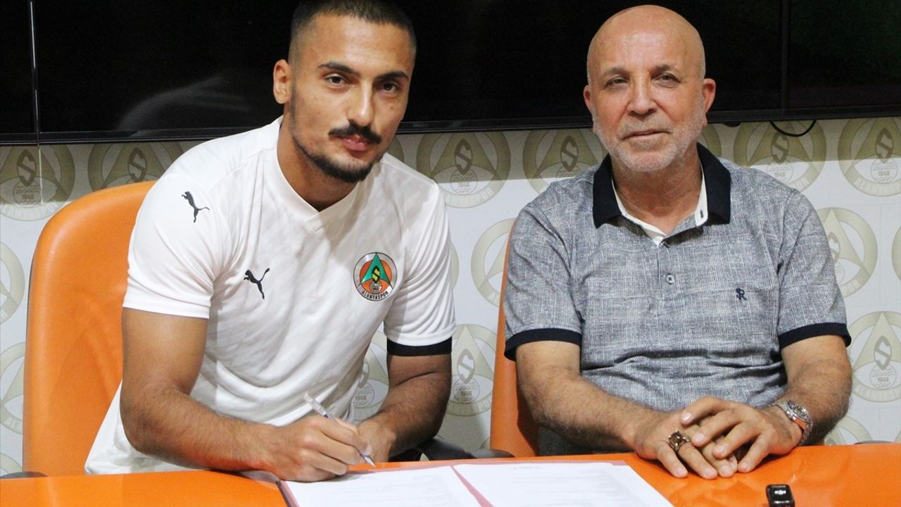 Alanyaspor, İbrahim Kaya ile 4 Yıllık Sözleşme İmzaladı