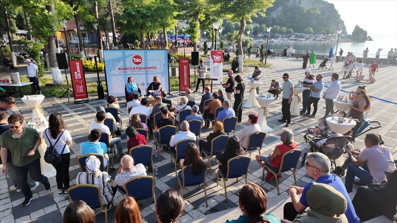 Amasra'da Bilim Kafe Etkinliği: Amastris Antik Kenti Tarihi Anlatıldı