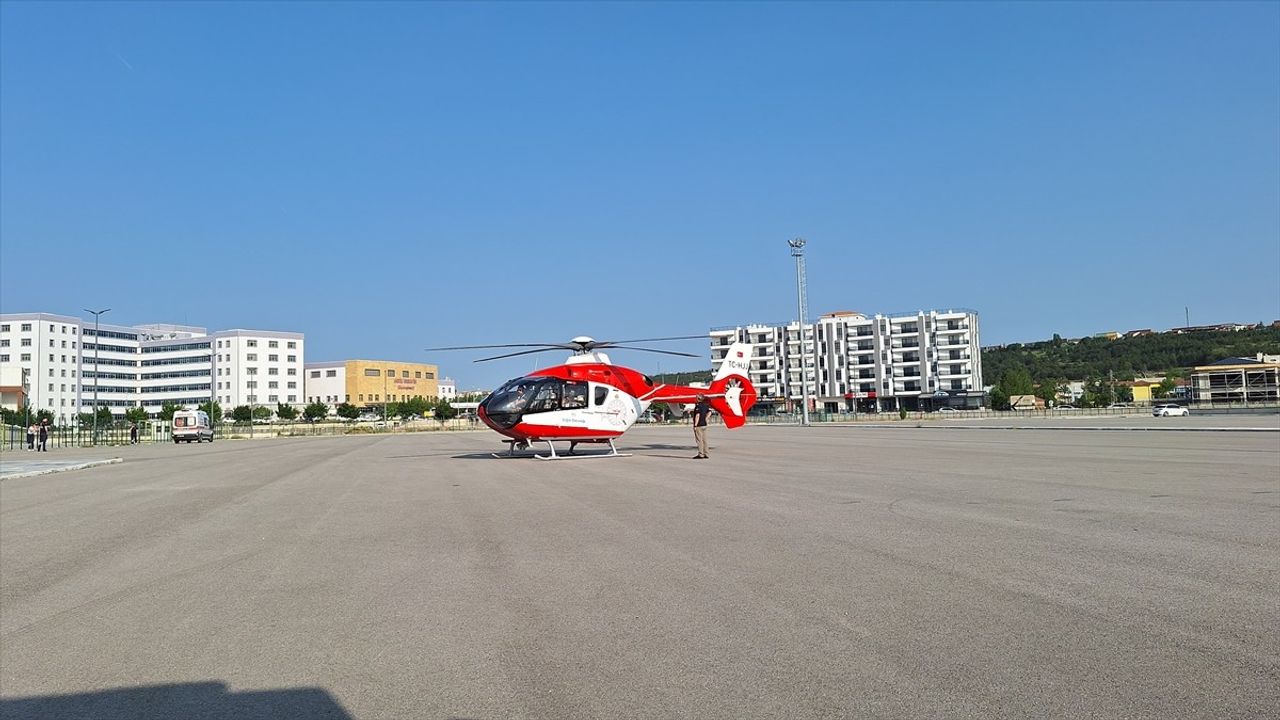 Ambulans Helikopter, Çorum'da Yaralanan 2 Aylık Bebek İçin Hava Sevkine Başladı