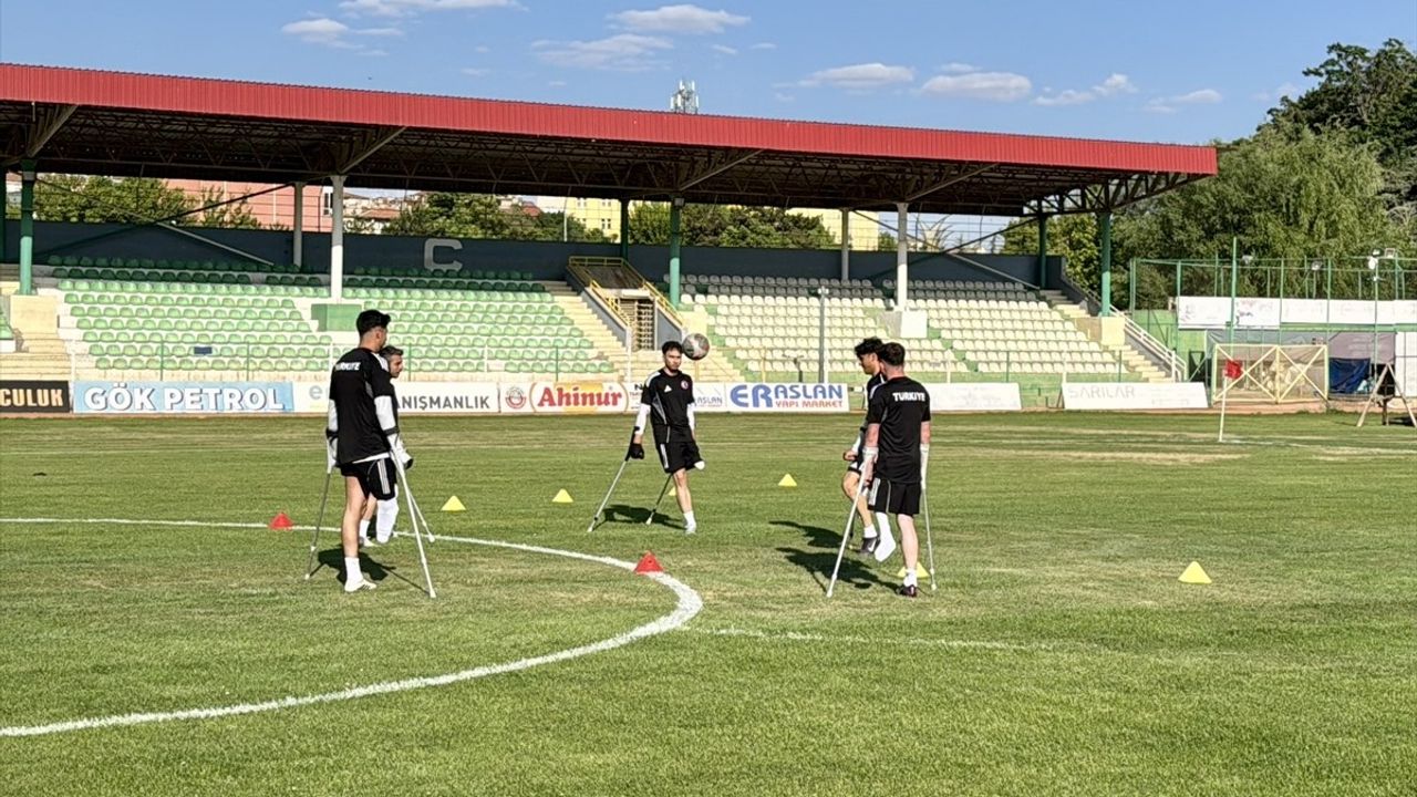 Ampute Milli Futbol Takımı Kırşehir'de Kamp Yapıyor