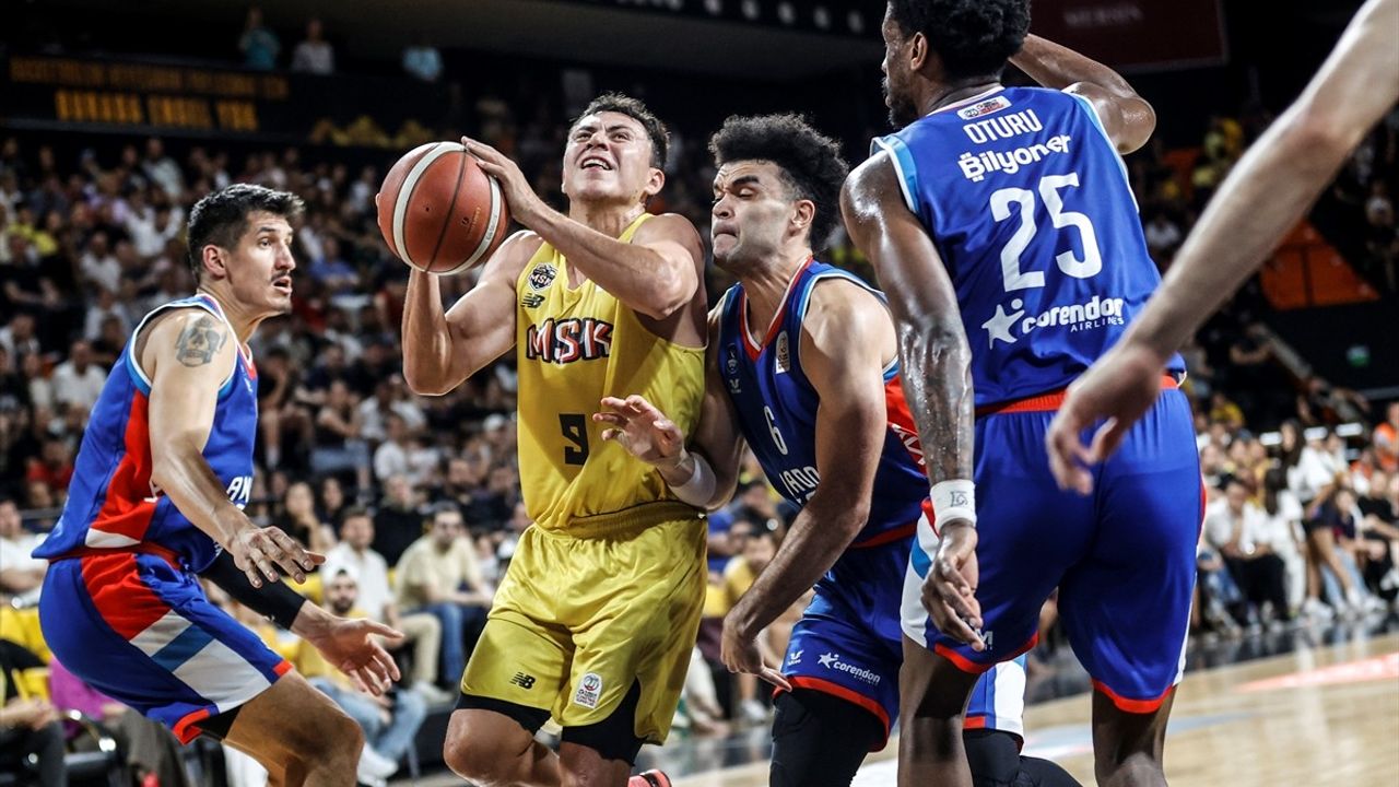 Anadolu Efes, Mersin Spor'u Yenerek Yarı Finale Yükseldi