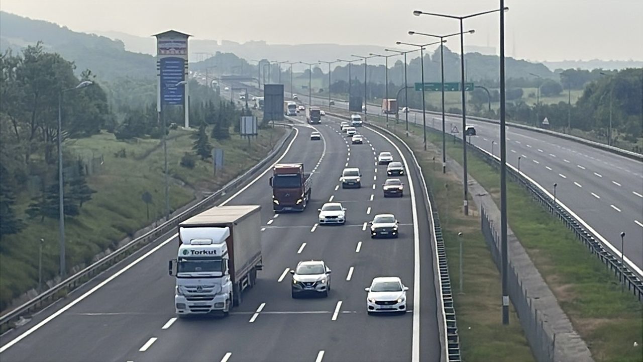 Anadolu Otoyolu Bolu Kesiminde Dönüş Yoğunluğu Devam Ediyor