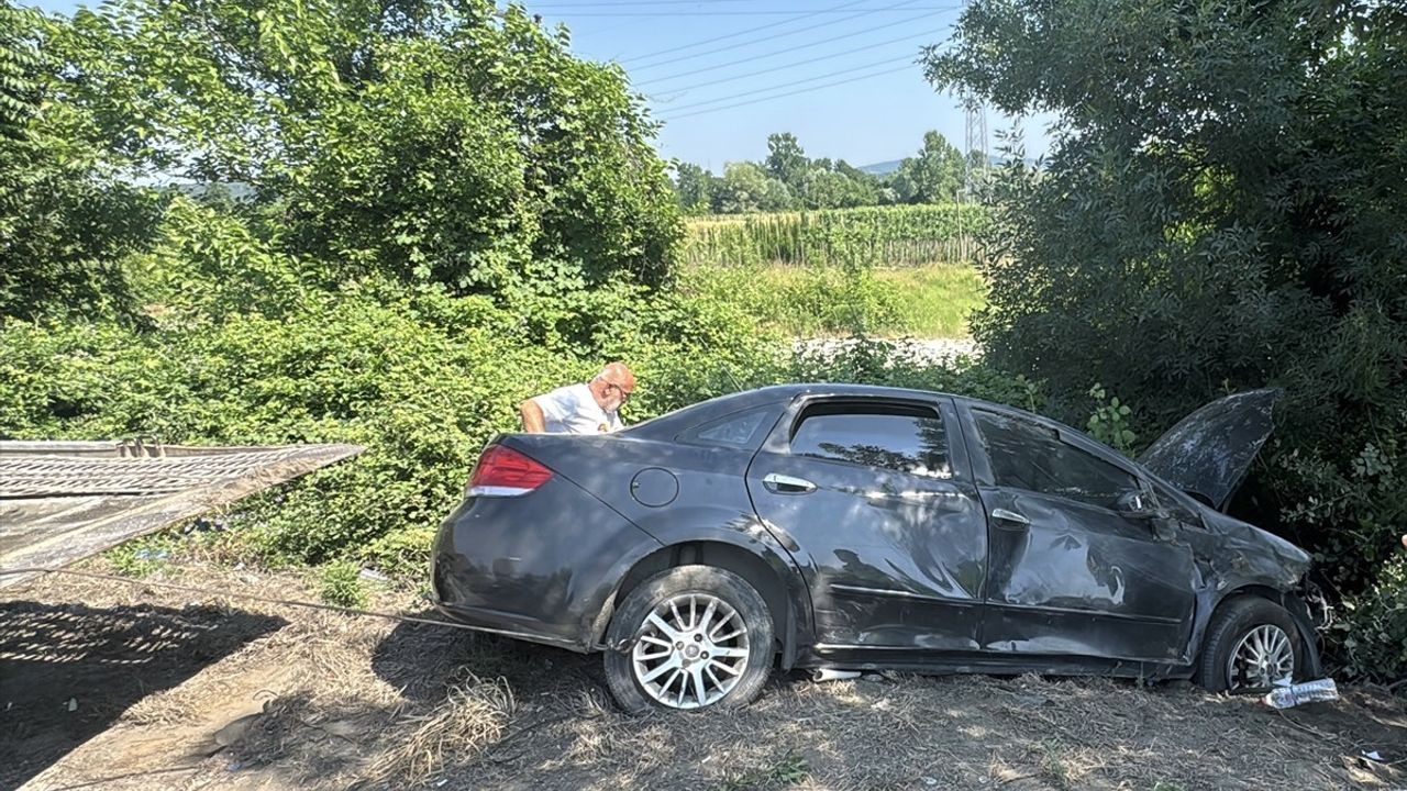 Anadolu Otoyolu'nda Otomobil ile Tanker Çarpıştı: 7 Yaralı