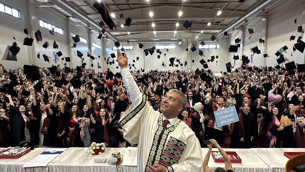 Anadolu Üniversitesi Mezuniyet Törenleri Başladı