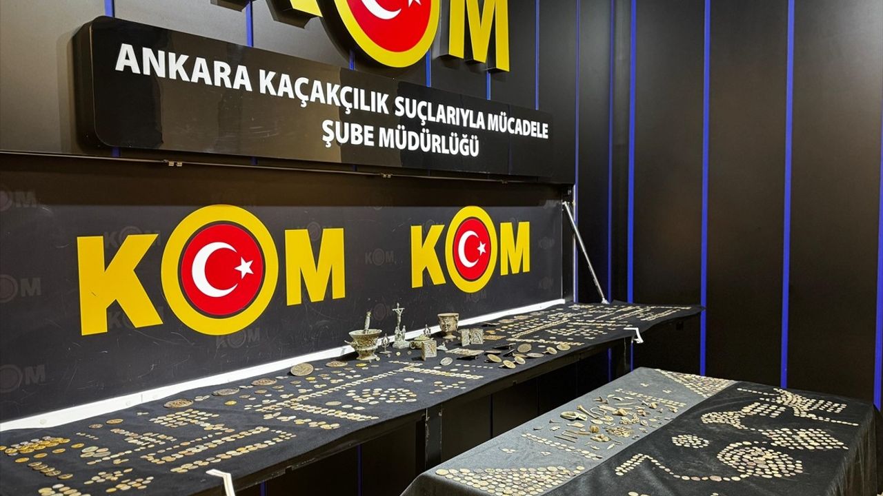 Ankara'da Tarihi Eser Kaçakçılığı Operasyonu: 1624 Sikke ve 126 Obje Ele Geçirildi