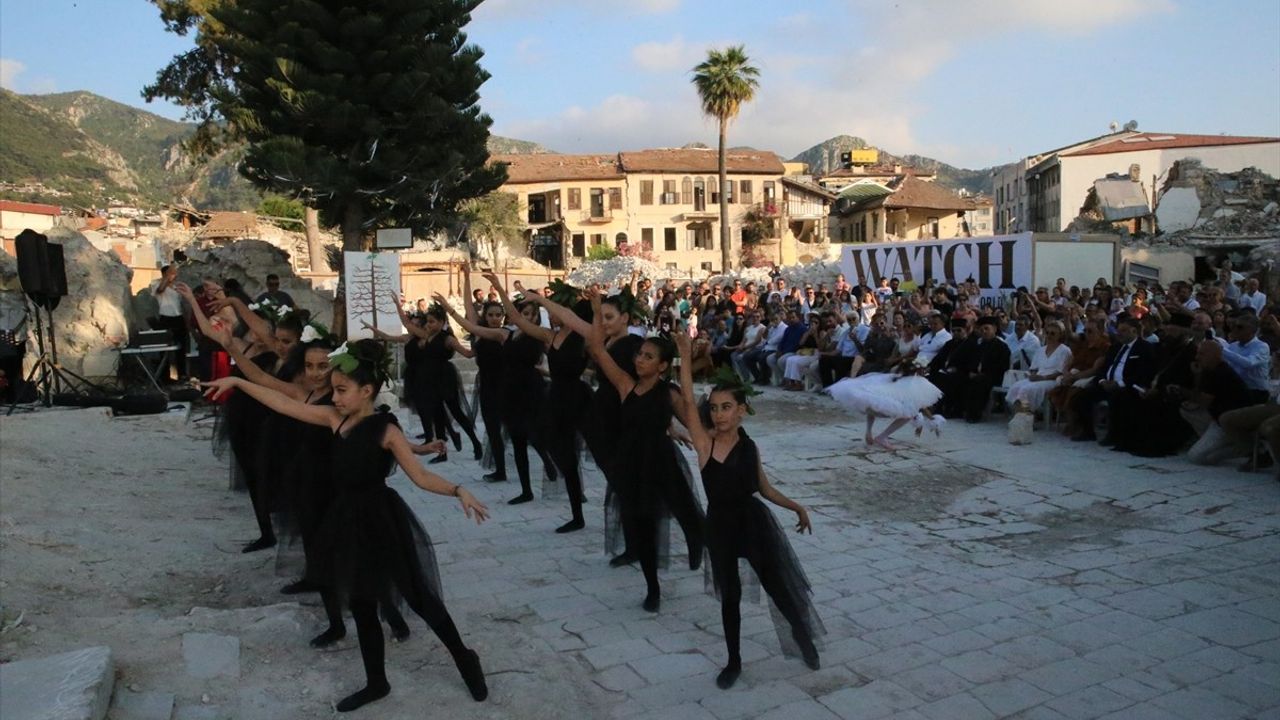 Antakya Ortodoks Kilisesi'nin Avlusunda Anma Etkinliği Düzenlendi