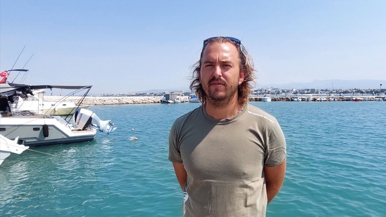 Antalya Açıklarında Amatör Balıkçılar Balina Görüntüledi