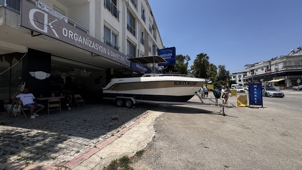 Antalya'da Çalınan Tekne Polis Ekipleri Tarafından Bulundu