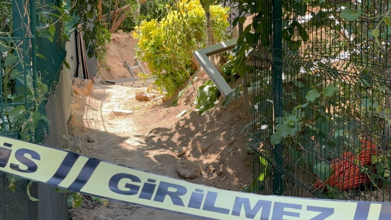 Antalya'da Çöken Balkonda Trajik Kaza: İşçi Hayatını Kaybetti