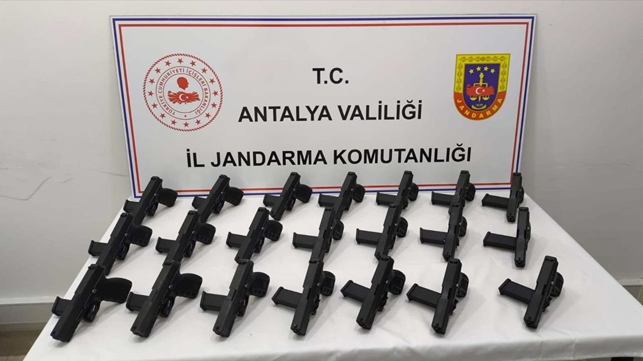 Antalya'da Silah Kaçakçılığı Operasyonunda 1 Kişi Tutuklandı