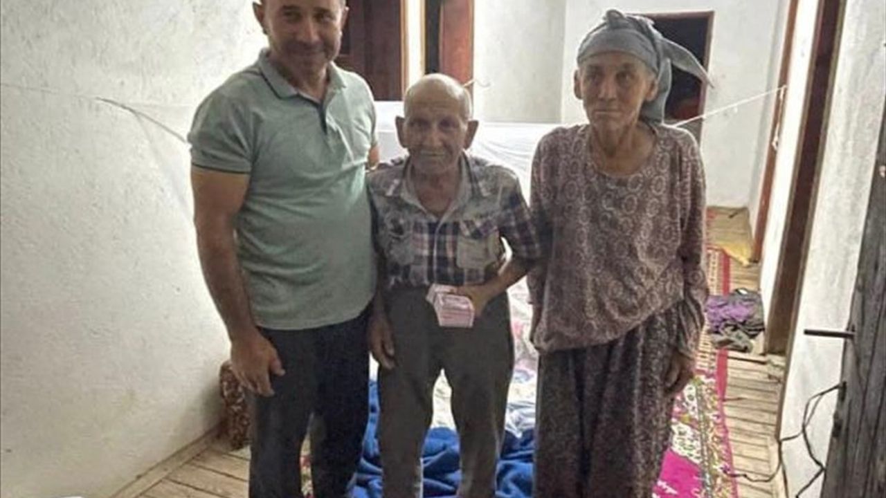 Antalya'da Tek Katlı Ev Yangını: Ahmet Özkan'ın Evi Kül Oldu