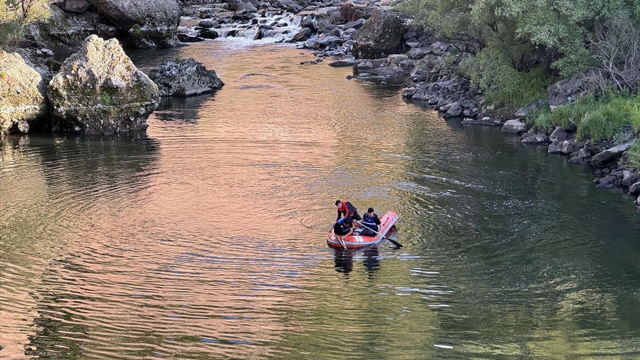 Ardahan'da Kura Nehri'nde Boğulma Olayı: İki Kişi Hayatını Kaybetti