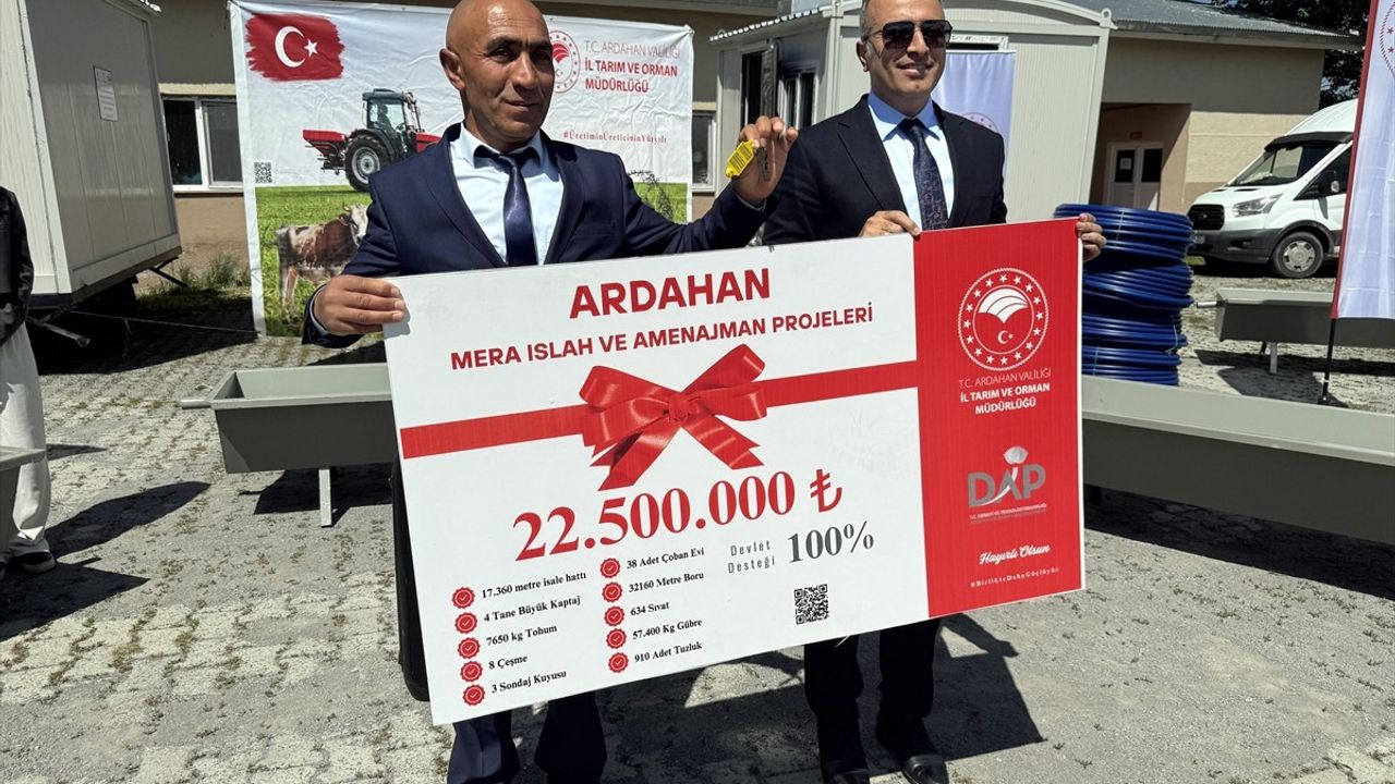 Ardahan'da Mera Altyapısına Destek: Çobanevi ve Sıvatlar Köylere Dağıtıldı