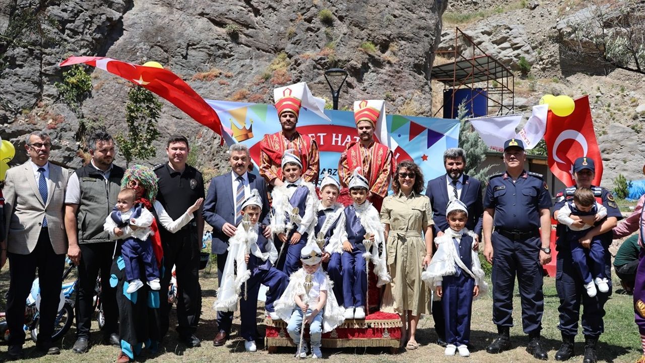 Artvin'de 18 Çocuk İçin Neşeli Sünnet Şöleni