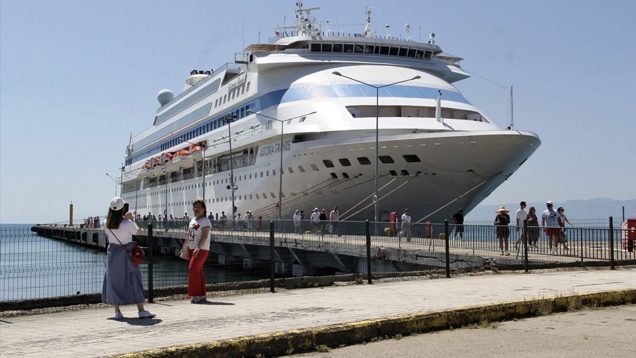 Astoria Grande Kruvaziyeri Sinop'a İlk Kez Ağırladı