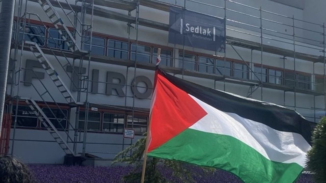 Avusturya'da Filistin Destekçileri ORF Stüdyosunu İşgal Etti