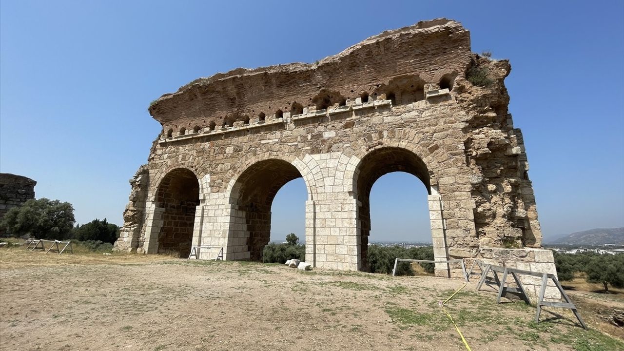 Aydın'daki Tralleis Antik Kenti Ağustos'ta Ziyarete Açılacak