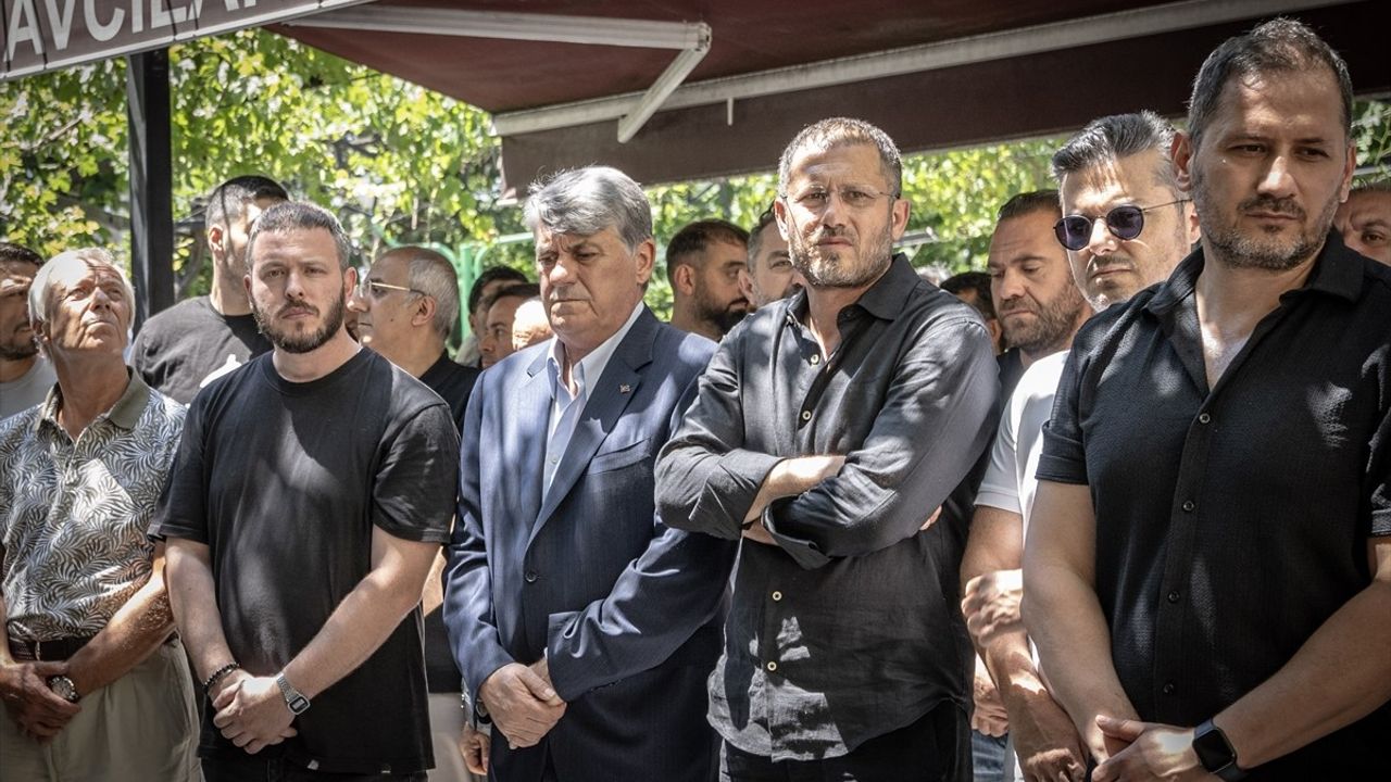 Ayhan Topraktepe Son Yolculuğuna Uğurlandı