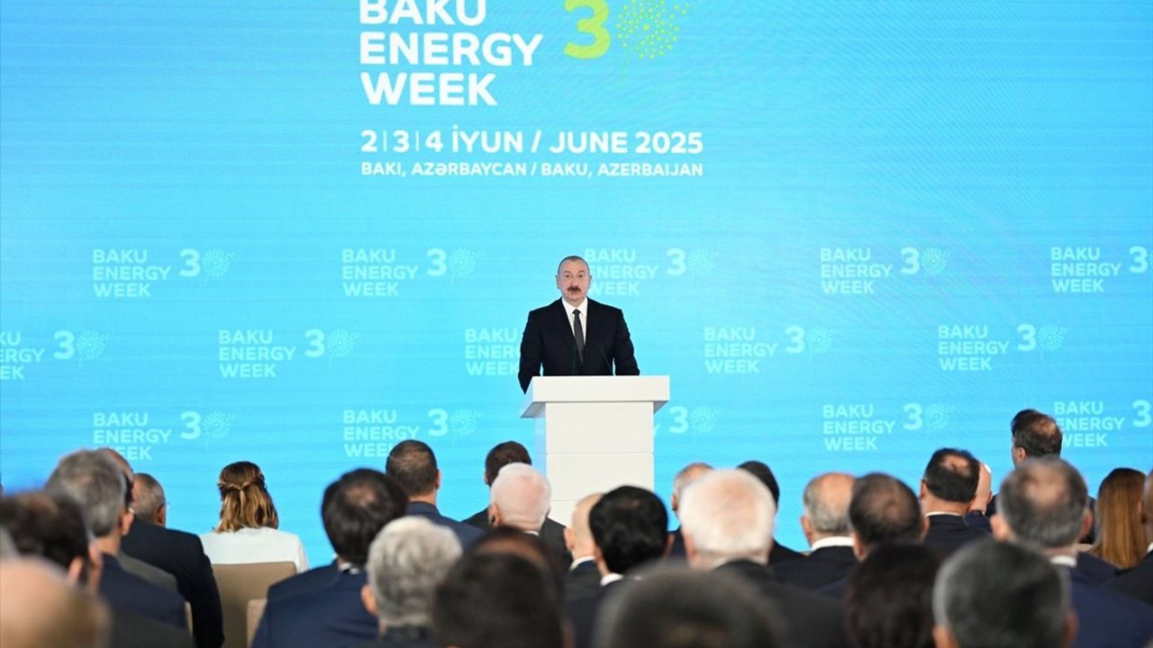 Azerbaycan, 2030'a Kadar Doğal Gaz İhracatını 8 Milyar Metreküp Artırmayı Hedefliyor