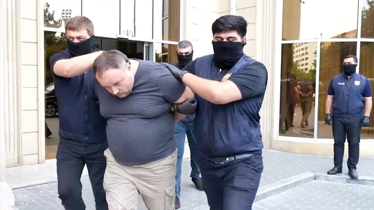 Azerbaycan'da Rus Sputnik Ofisine Operasyon Düzenlendi