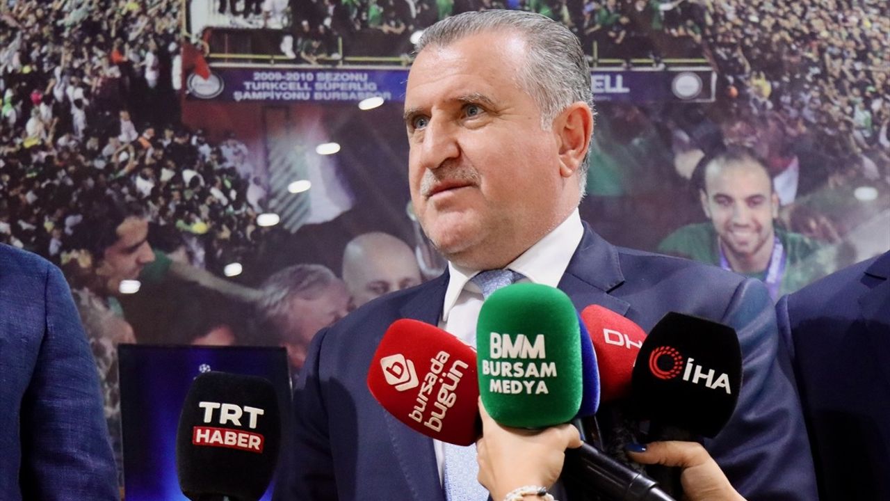 Bakan Bak'tan Bursaspor'a Destek Ziyareti