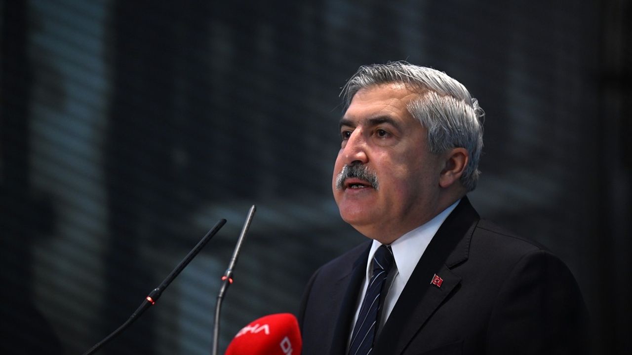 Bakan Ersoy, Cemil Meriç’i Anma Programında Duygusal Mesajlar Verdi