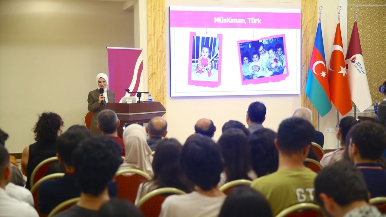 Bakan Göktaş Azerbaycan'da Öğrencilerle Buluştu: Kimlik ve Aile Değerleri Üzerine Vurgu