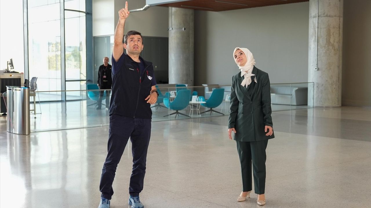 Bakan Göktaş, Devlet Korumasındaki Çocuklarla Baykar Teknoloji'yi Ziyaret Etti