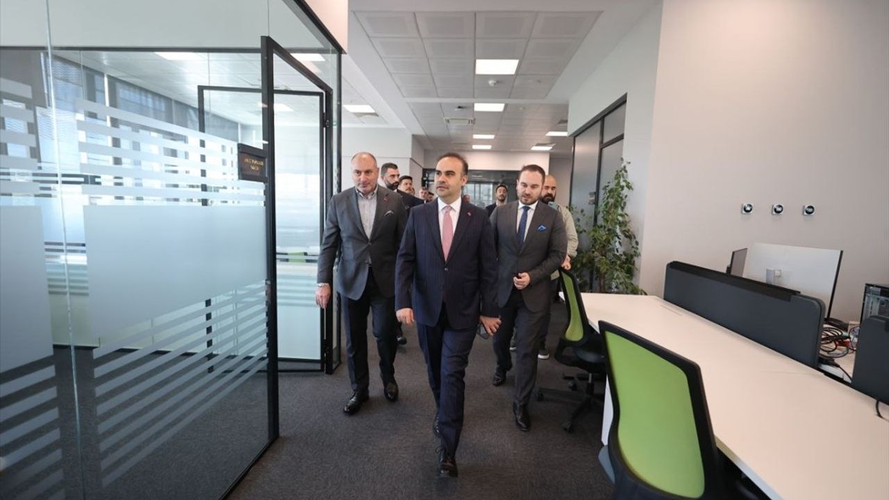 Bakan Kacır'dan Armelsan Ziyareti: Savunma Sanayisine Destek Sözleri