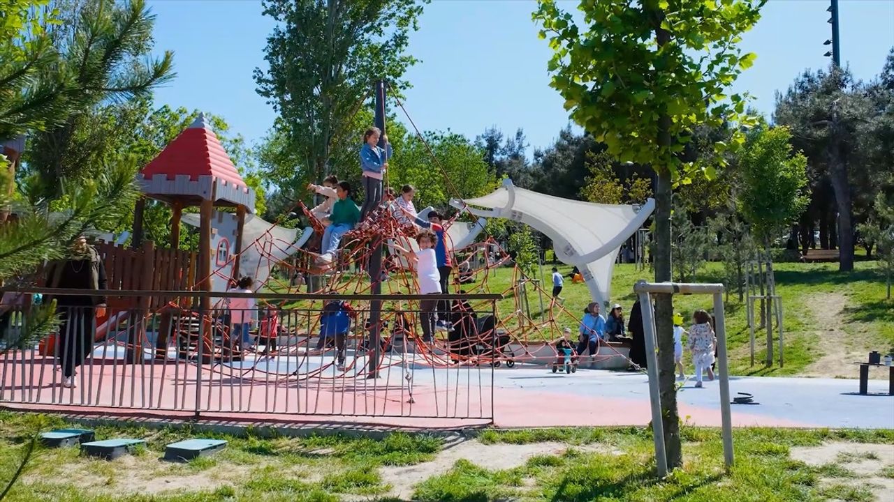 Bakan Kurum'dan Bağcılar Millet Bahçesi Paylaşımı