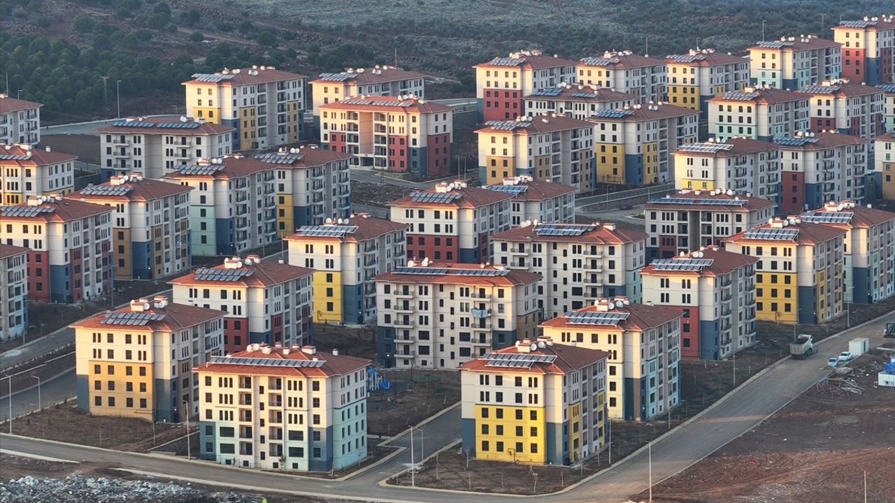 Bakan Kurum, Hatay Hassa'daki Deprem Konutlarını Paylaştı