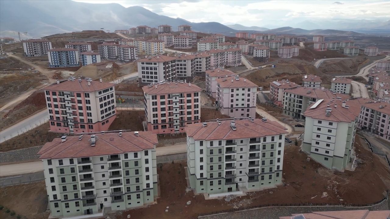 Bakan Kurum, Malatya'daki Konutların Görüntülerini Paylaştı